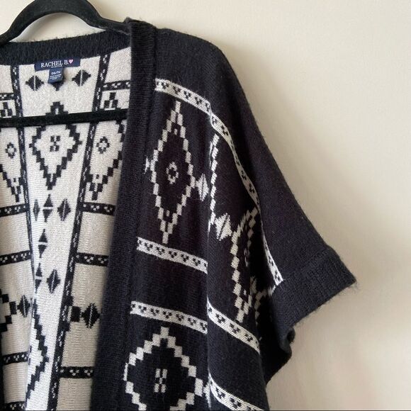 RACHEL B.-Aztec Double Pocket Lightweight Open Short Sleeve Cardigan - Picture 5 of 8